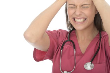 Çok stresli güzel genç kadın doktor saçlarını çekerek onun yirmili