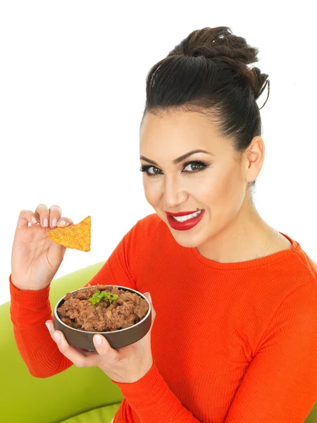 Beautiful Young Hispanic Woman With Mexican Style Refried Beans — Stockfoto