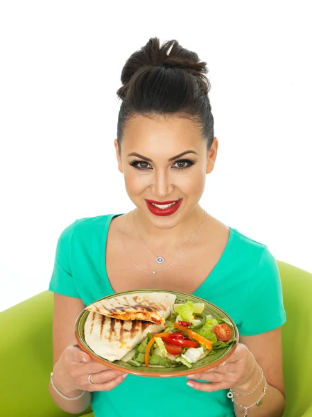 Beautiful Attractive Young Hispanic Woman Holding A Plate Of Mexican Quesadula — 스톡 사진