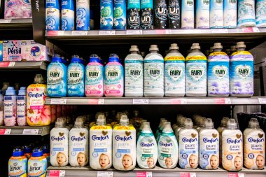 Londra İngiltere, 14 Ekim 2025, Yurtiçi Çamaşır Ürünleri ve Kumaş Softner Seçimi