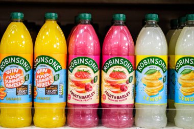 Londra İngiltere, 16 Ekim 2025, Robinsonlar Sırası Popüler Meyve Lezzetli Kabak İçecekleri