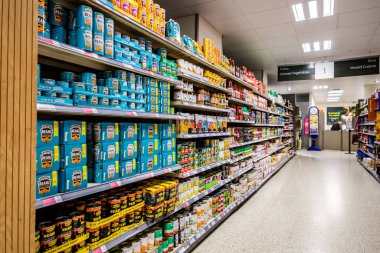 Londra İngiltere, 23 Ekim 2025, Konserve veya Konserve Yiyecek Sebze ve Kuru Fasulye