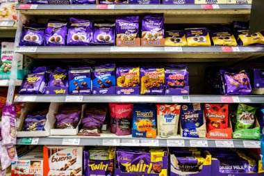 Londra İngiltere, Kasım 01 2025, Çikolata Şekerlemesi Seçimi Isırık Boyutu Şekerleri