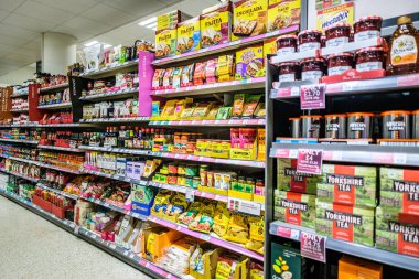 London UK, November 19 2025, Supermarket Shelf Display With British And International Food Products