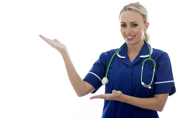 Attractive Young Woman Posing As A Doctor or Nurse In Theatre Sc — Stock Photo, Image