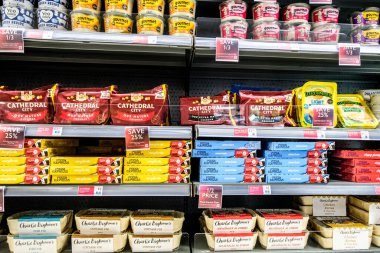 Londra, 5 Ocak 2026, Hazır Yemekler ve Peynirli Pizza ve Yoğurt