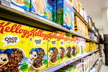 Londra İngiltere, 28 Ocak 2026, Popüler İngiliz Kahvaltı Gevrekleri Seçimi Süpermarket Rafında