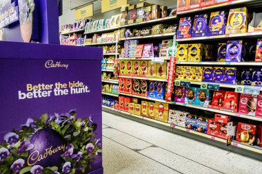 Londra İngiltere, 15 Mart 2026, Popüler Yeni Çikolata Yumurtaları Seçimi