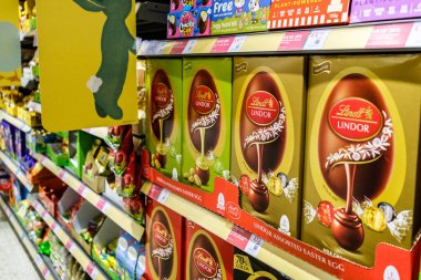 Londra İngiltere 19 Mart 2026, Lindt Lindor Seçimi Çikolatalı Paskalya Yumurtaları
