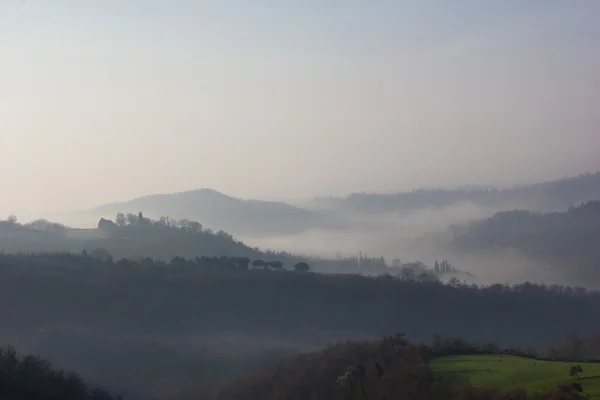 Paesaggio con foschia — Foto Stock