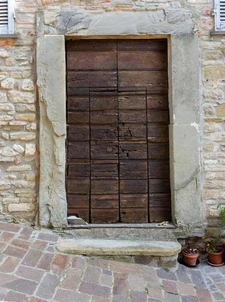 Puerta de madera Toscana — Foto de Stock