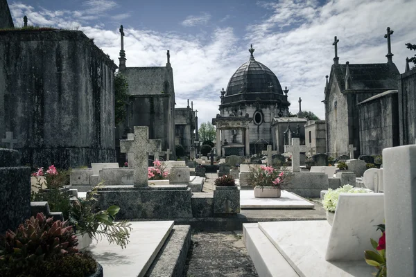 The cemetery monument — Stock Photo, Image