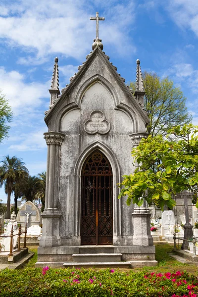 The cemetery monument — Stock Photo, Image