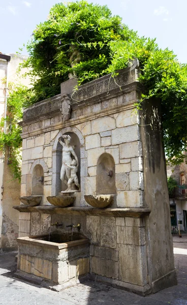 Brunnen der venus ciprea castelbuono in sizilien — Stockfoto