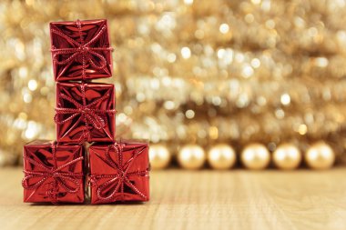 Noel süslemeleri kırmızı altın