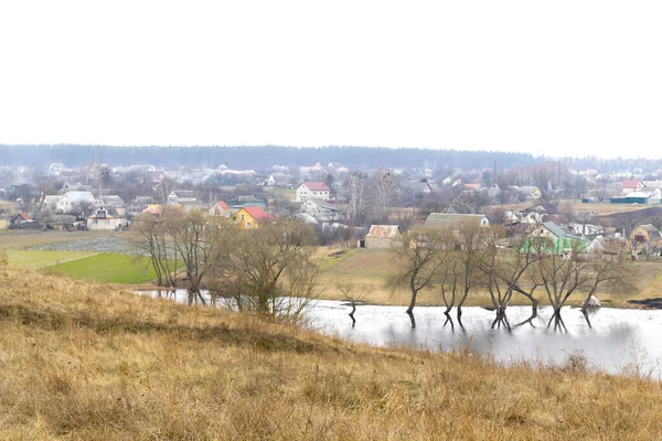 Luftbild Über Ländlichem Alten Dorf Umgeben Von Grün Orangefarbener Landschaft — Stockfoto