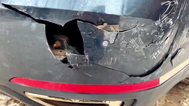 Kırık kırık arka far tamponu, bagaj yolu kazası. Araba kazası. Otomobil kazası..