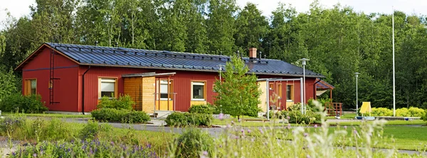 Casa de élite en el bosque — Foto de Stock