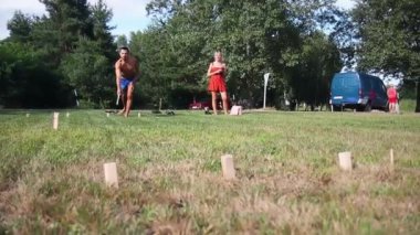 Gençler Viking satrancı oynuyor