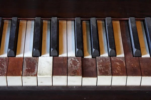 Teclas de Piano muito velha — Fotografia de Stock