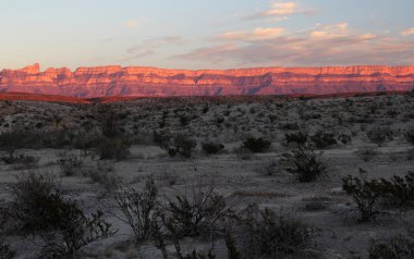 Gün batımında Sierra Del Carmen 