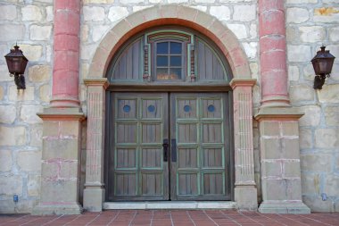 Misyon Santa Barbara Entrance