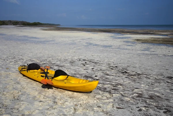 Kayak on Beach — Stock Photo, Image