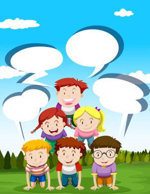 Çocuklar insan piramit oyun