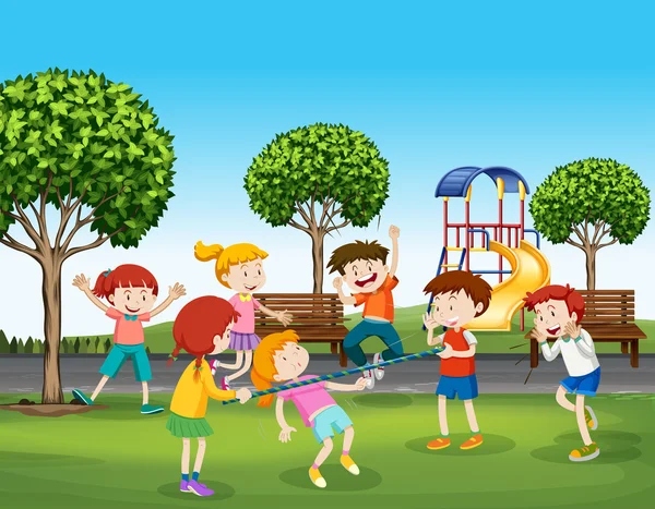 Мальчики и девочки играют в парке — стоковый вектор