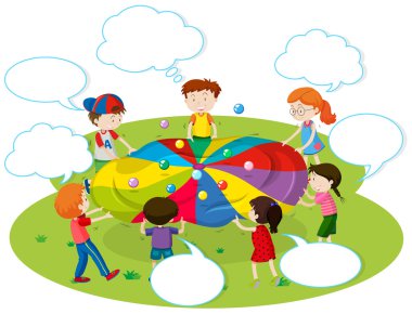 Çocuklar renk topları parkta oynarken