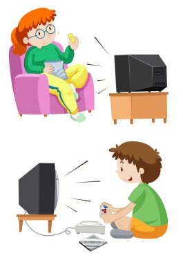 TV izlerken, oyunları oynayan insanlar