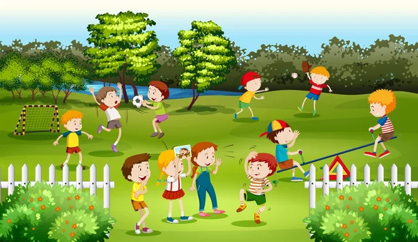 Děti hrají hry v parku — Stockový vektor