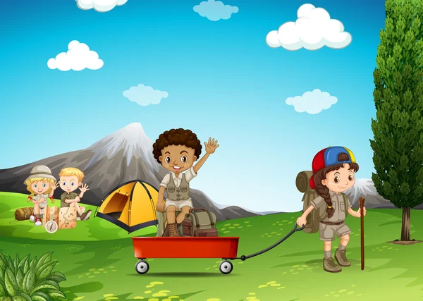 Niños acampando y jugando en el campo — Vector de stock