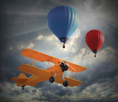 Çift kanatlı ve sıcak hava balonları