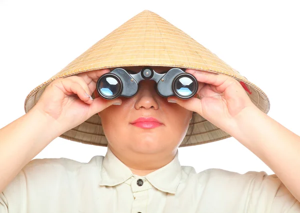 Traveler exploring looking through binoculars — Stock Photo, Image