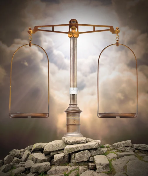 Weight scale on the peak against heaven — Stock Photo, Image