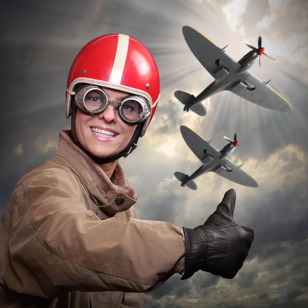 Ung kvinna pilot — Stockfoto