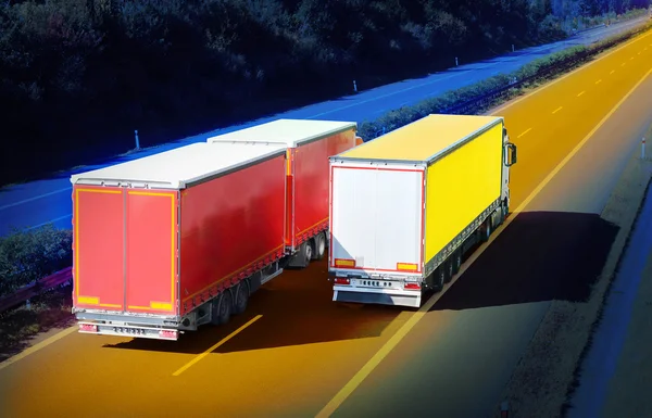 Trucks on the highway. — Stock Photo, Image