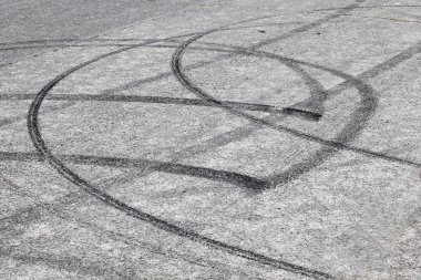 Speedway üzerinde Skidmarks.