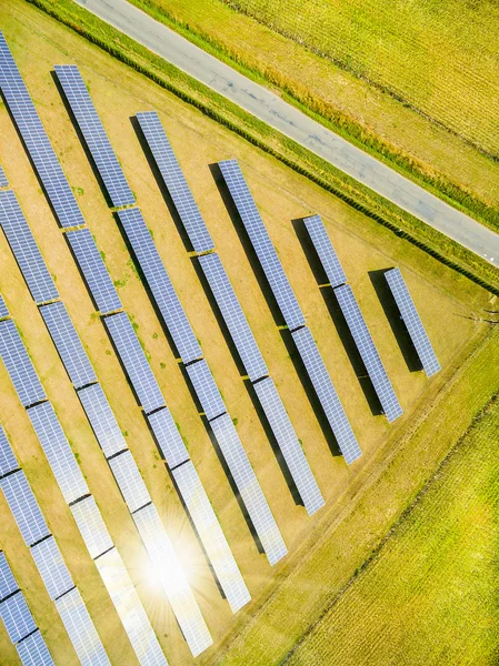 Letecký pohled na solární elektrárnu. — Stock fotografie