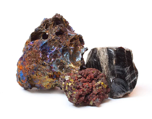 Vulkanische Lava mit hohem Gehalt an verschiedenen Metallen — Stockfoto