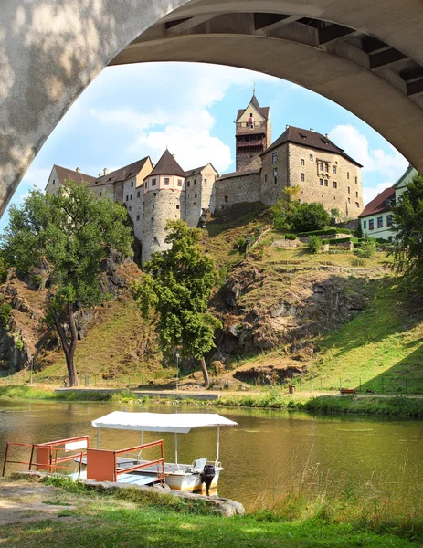 Gotik kale Loket Karlovy Vary yakın — Stok fotoğraf