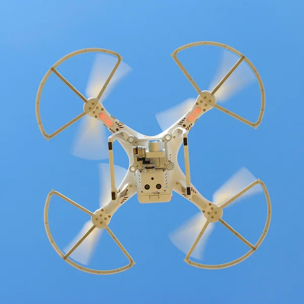 Dji Phantom 3 Professional. — Photo