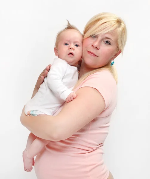 Ung mamma med sin son. — Stockfoto