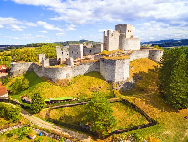 Rovine del castello gotico Rabi — Foto Stock