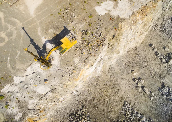 Vista aérea de una perforadora en la mina . — Foto de Stock