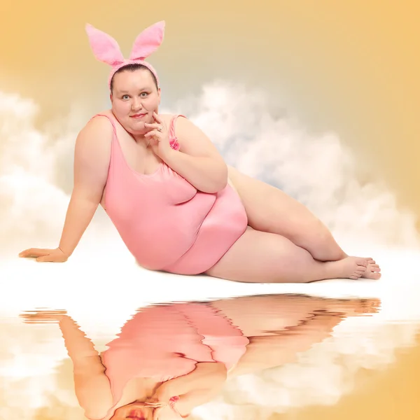 mujer fotos de stock, de Bañador mujer gorda sin royalties | Depositphotos
