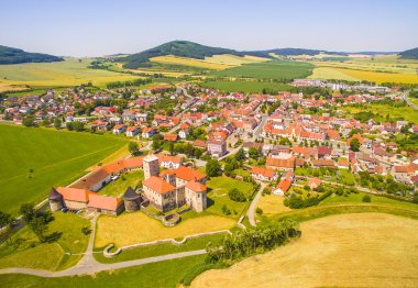 Gotik kale Svihov havadan görünümü 