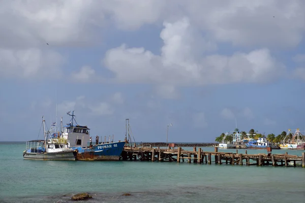 Barca da pesca editoriale Brig Bay Big Corn Island Nicaragua — Foto Stock