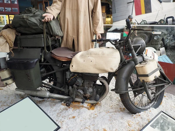 Motocicleta miitária antiga Segunda Guerra Mundial no Museu Real da A — Fotografia de Stock